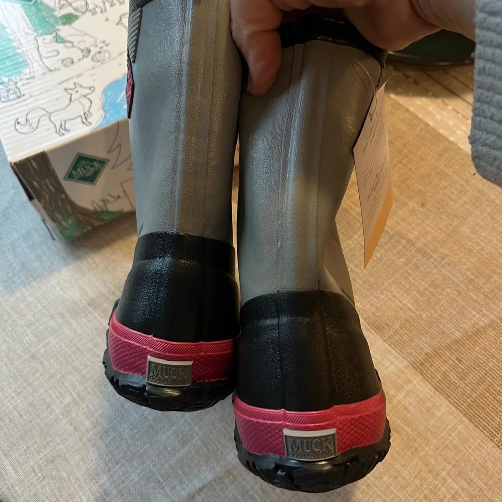 Muck Boot Company Youth Forager Gray Pink Waterproof Winter Boots FRK-104 Size 6